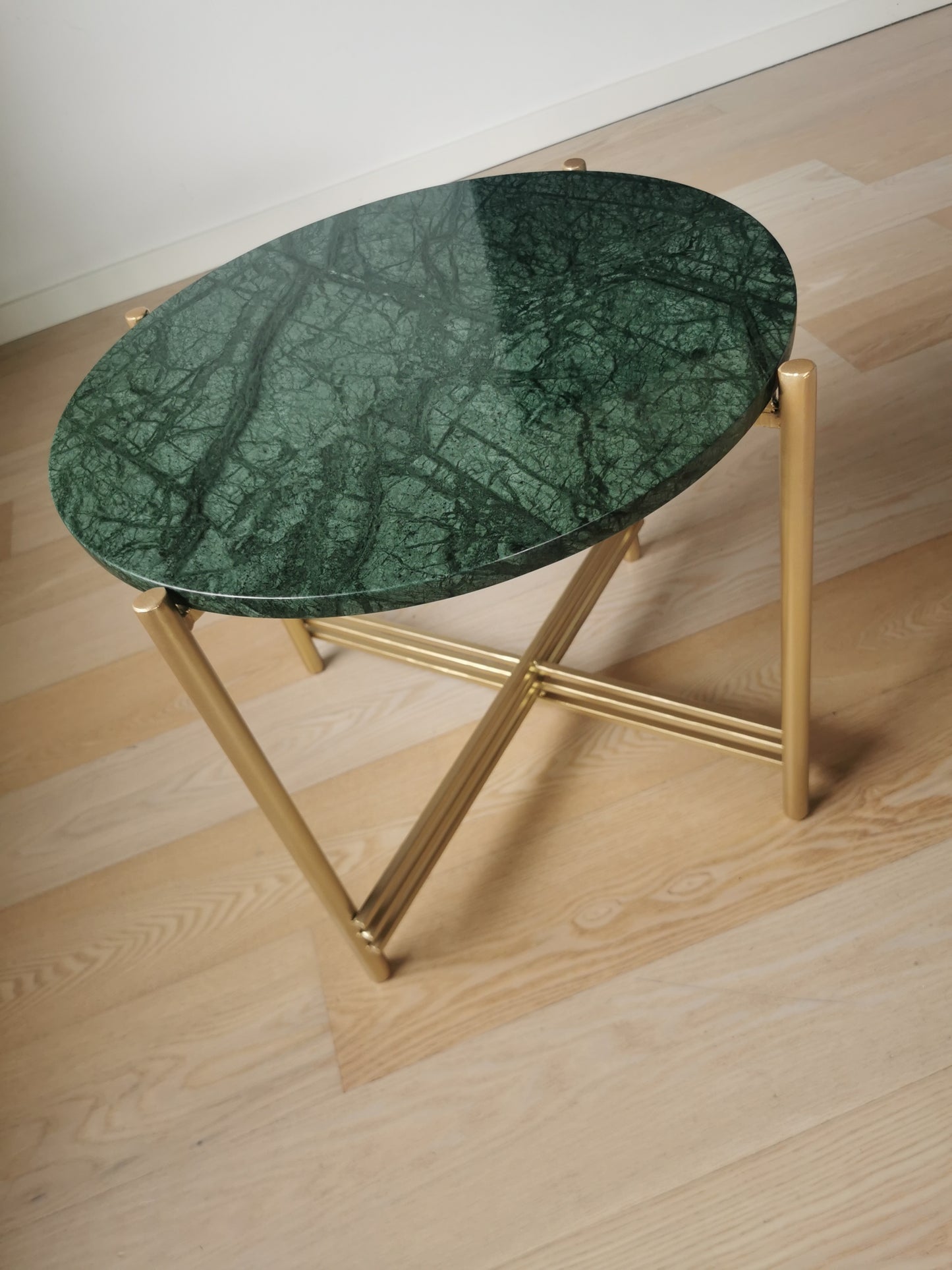 Green forest marmor hjørnebord krydsben guld 50-70 cm