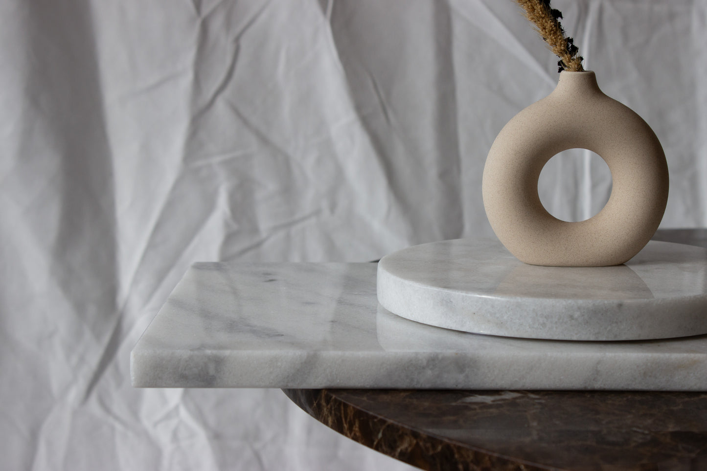 White Marble bakke